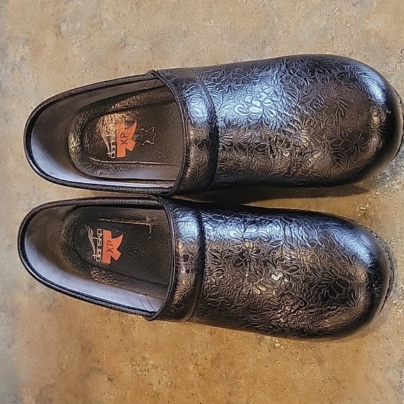 EUC Wm Dansko XP Clogs - Picture 2 of 7